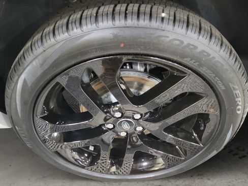 New 2025 Land Rover Discovery Sport S image 10