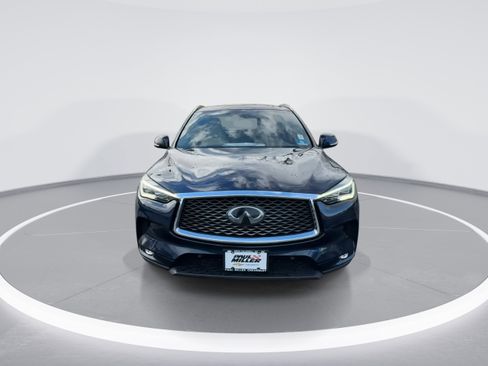 Used 2019 INFINITI QX50 Essential w/ Sensory Package image 3