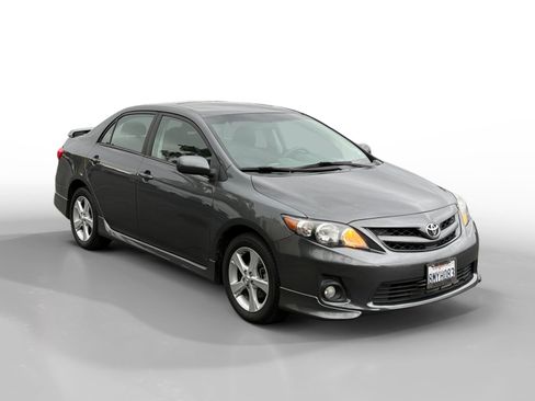 Used 2012 Toyota Corolla S image 7
