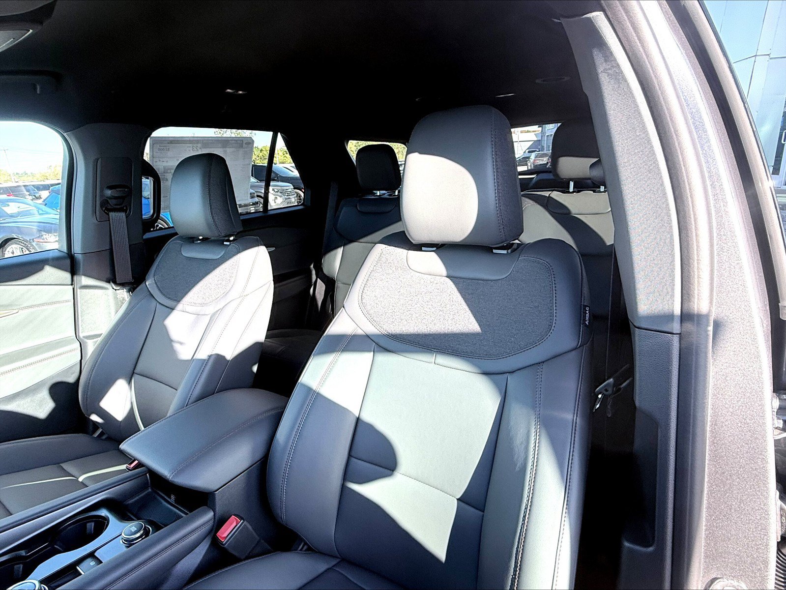 New 2027 Ford Explorer Active w/ Active Comfort Package AWD/4WD image 14