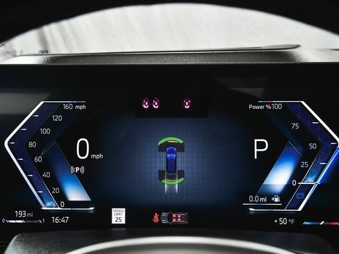 Used 2023 BMW X7 xDrive40i w/ Executive Package image 55