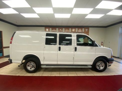 Used 2021 Chevrolet Express 2500 w/ Driver Convenience Package image 6