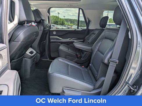 Certified 2026 Lincoln Navigator Reserve AWD/4WD image 9