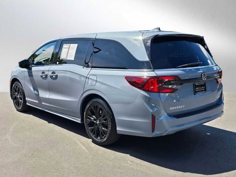 Used 2025 Honda Odyssey Sport-L image 5