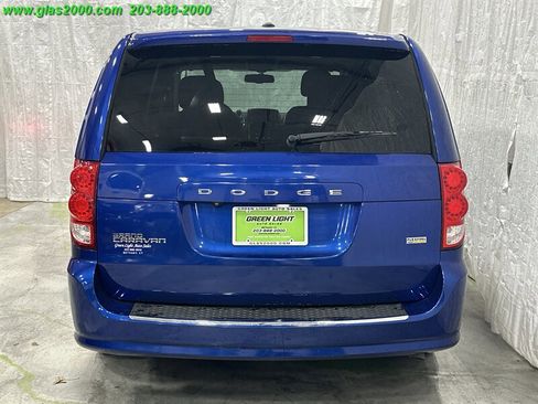 Used 2018 Dodge Grand Caravan SE w/ UConnect Hands-Free Group image 20