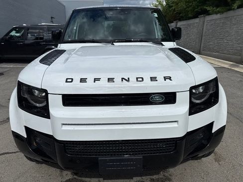 Used 2025 Land Rover Defender 110 X-Dynamic SE AWD/4WD image 8
