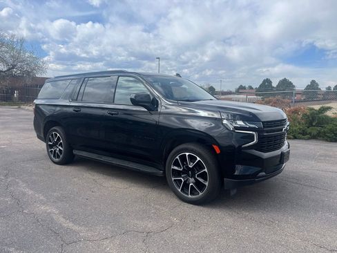 Used 2024 Chevrolet Suburban RST image 8