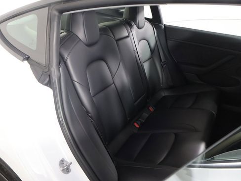 Used 2022 Tesla Model 3 Standard Range image 31