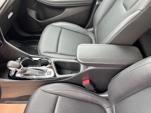 Used 2024 Buick Encore GX Sport Touring FWD image 16