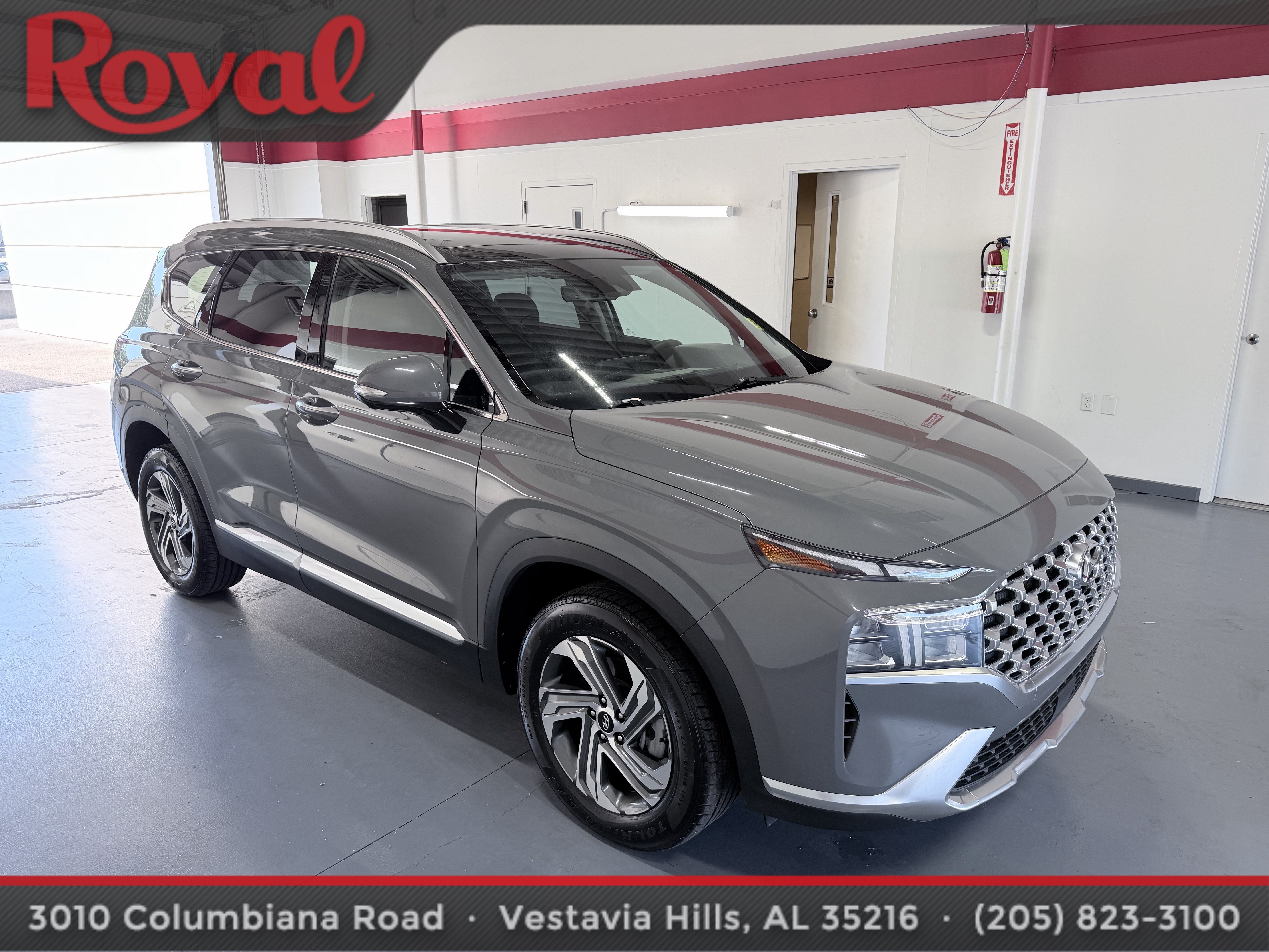 Used 2023 Hyundai Santa Fe SEL w/ Premium Package FWD image 3