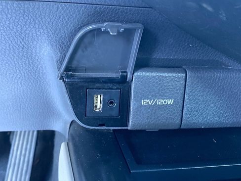 Used 2019 Toyota Camry LE image 13