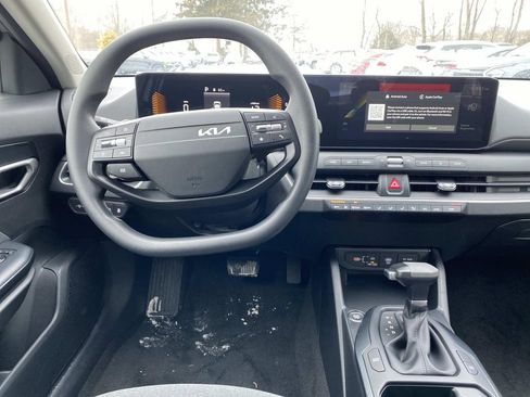 New 2025 Kia K4 LXS image 6