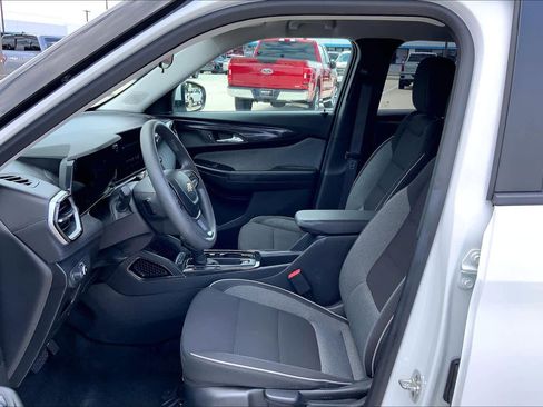 Certified 2025 Chevrolet TrailBlazer LT FWD image 8
