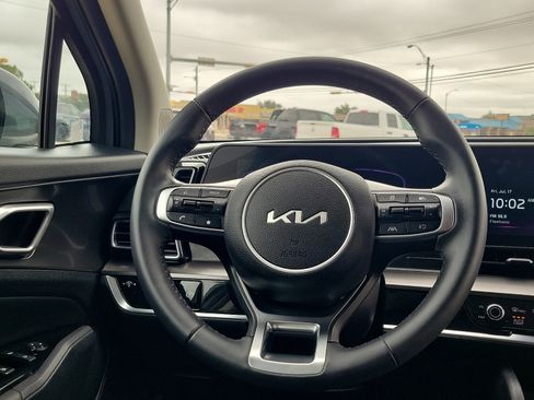 Used 2025 Kia Sportage EX FWD image 15