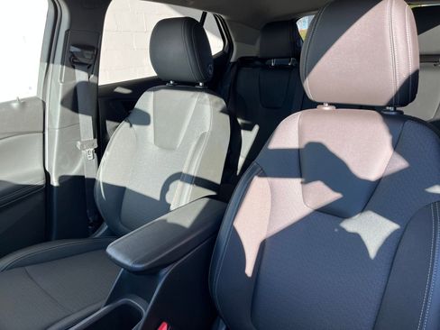 Used 2025 Buick Encore GX Preferred image 36