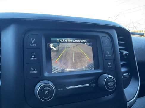 Used 2021 RAM 3500 Big Horn image 27