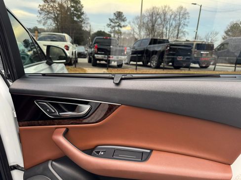 Used 2017 Audi Q7 3.0T Prestige image 32