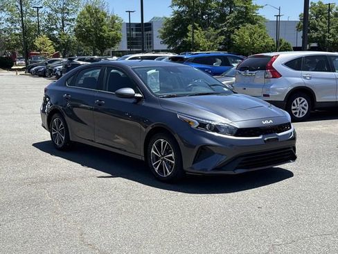 Used 2023 Kia Forte LXS FWD image 1