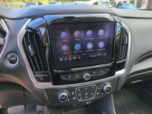 Used 2020 Chevrolet Traverse LT FWD image 23