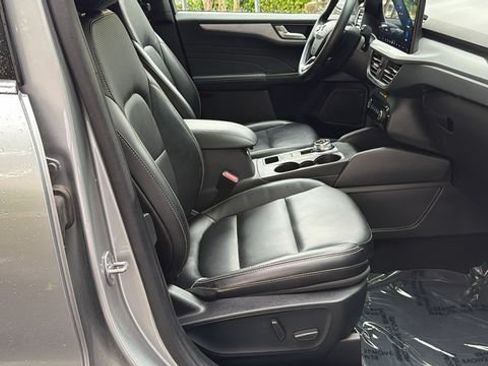 Certified 2024 Ford Escape Platinum AWD/4WD image 15