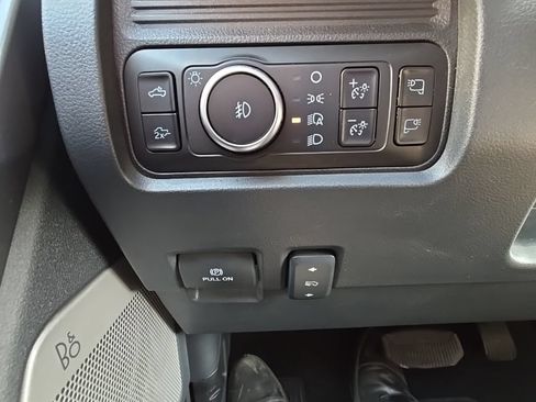 Used 2025 Ford F250 Lariat AWD/4WD image 16