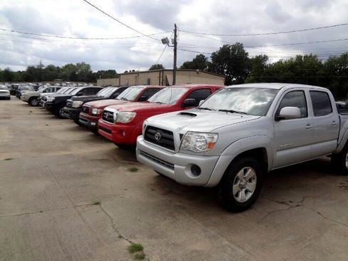 Used 2014 Toyota Tacoma PreRunner w/ SR5 Package image 33