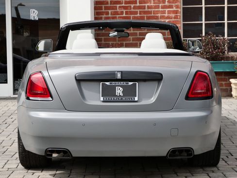 Certified 2019 Rolls-Royce Dawn RWD image 21