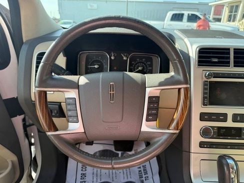 Used 2010 Lincoln MKX FWD image 18