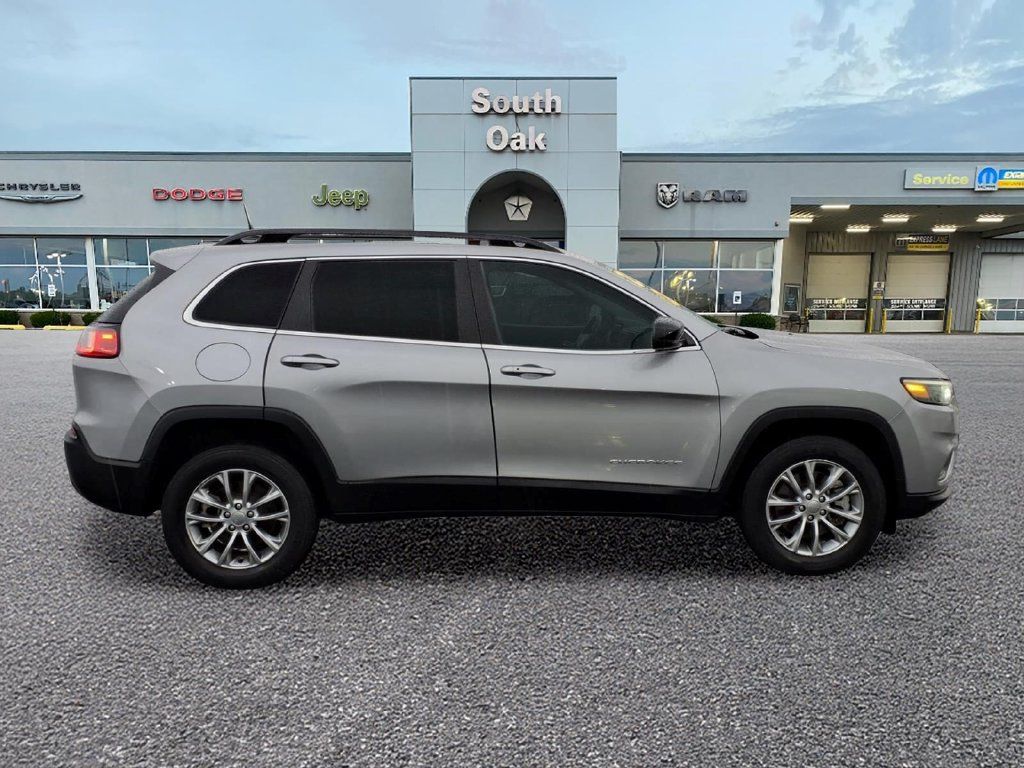 Certified 2022 Jeep Cherokee Latitude Lux w/ Sun & Sound Group AWD/4WD image 2