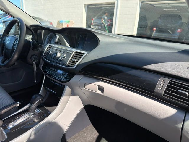 Used 2017 Honda Accord LX image 23