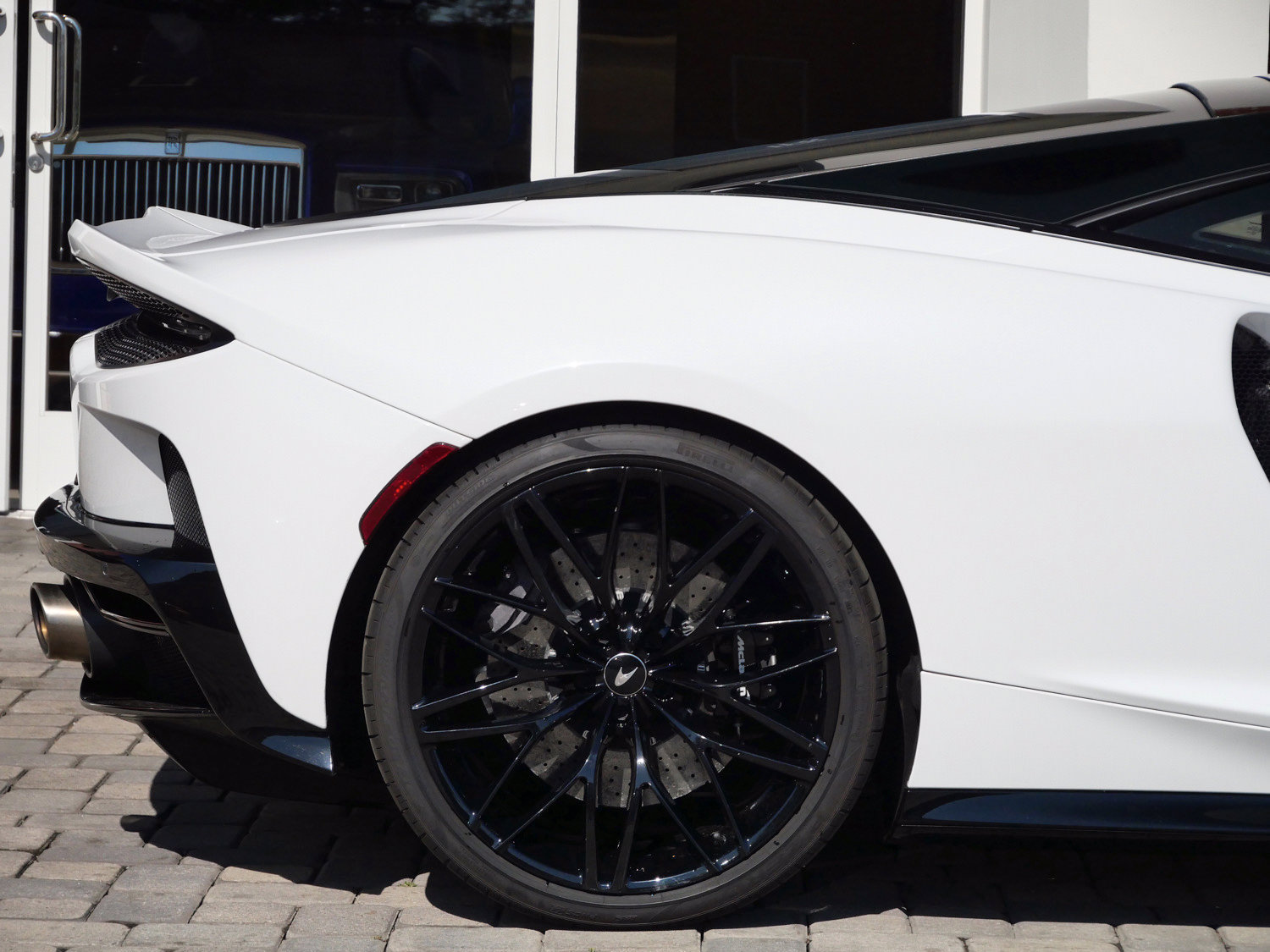 Used 2023 McLaren GT RWD image 15