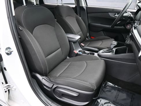 Used 2021 Kia Forte LXS image 41