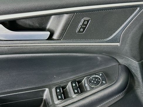 Used 2023 Ford Edge SEL image 15