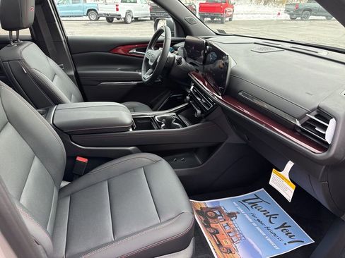 New 2026 Chevrolet Traverse Z71 w/ Enhanced Driving Package image 11