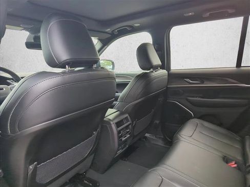 New 2026 Jeep Grand Cherokee Limited w/ Limited Altitude Package image 14