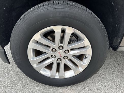 Certified 2019 GMC Canyon SLT w/ Driver Alert Package image 36