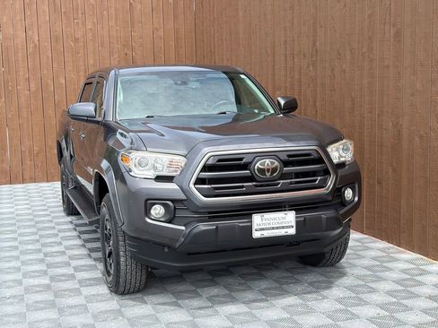 Used 2019 Toyota Tacoma SR5 RWD image 10