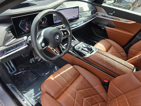Used 2024 BMW 740i w/ Executive Package RWD image 9