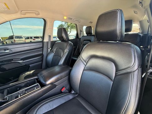 Used 2022 Nissan Pathfinder SV FWD image 23