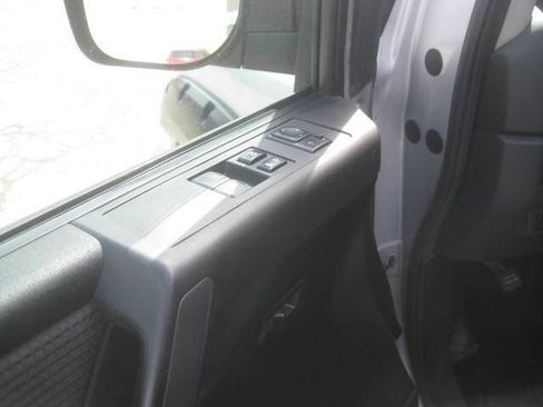 Used 2012 Nissan Titan SV image 17