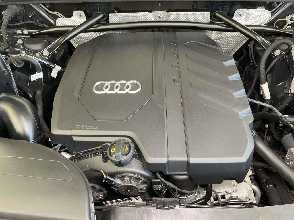 Certified 2025 Audi Q5 2.0T Premium Plus w/ Premium Plus Package AWD/4WD image 24