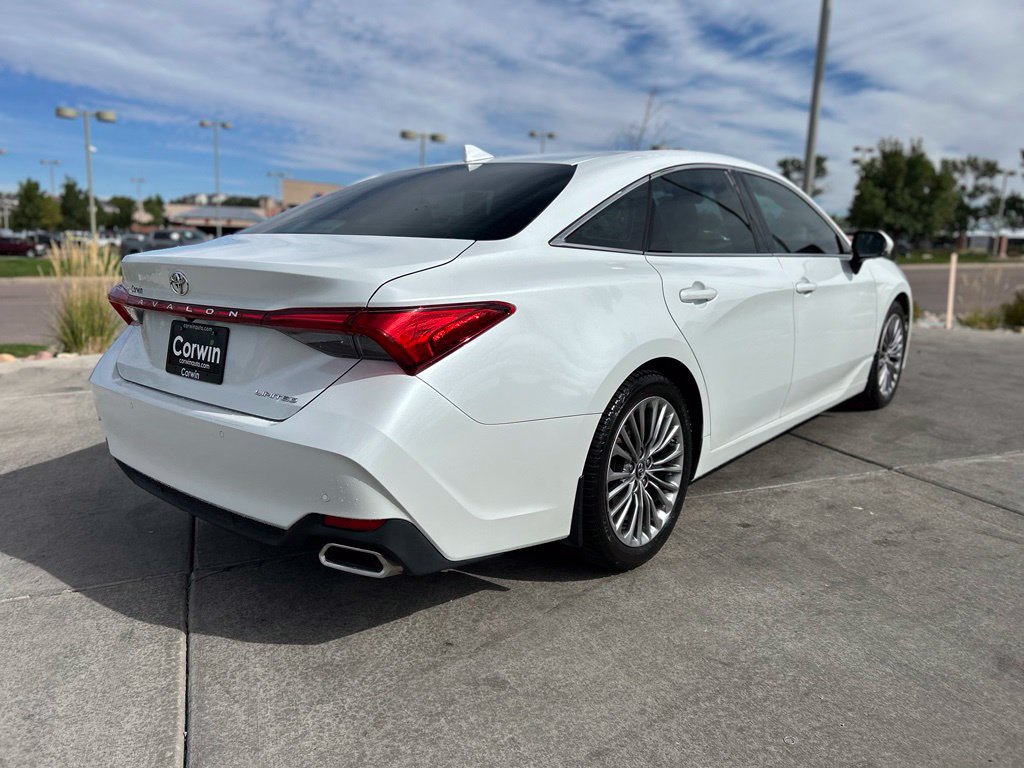 Used 2019 Toyota Avalon Limited w/ Advanced Safety Package FWD image 9