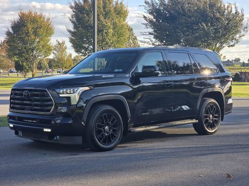 Used 2024 Toyota Sequoia Limited image 4