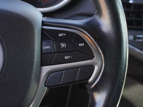 Certified 2021 Jeep Grand Cherokee Laredo image 28