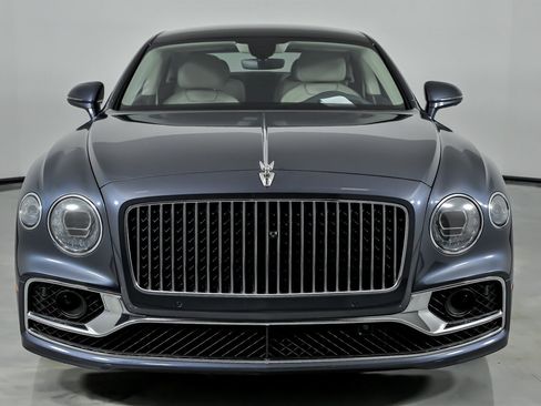 Used 2020 Bentley Flying Spur W12 image 5