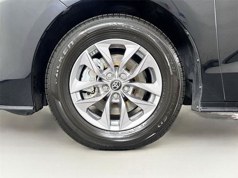 Certified 2024 Toyota Sienna XLE FWD image 44