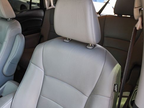 Used 2019 Honda Pilot Touring image 25