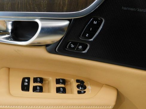 Used 2026 Volvo V90 B6 Cross Country Ultra image 27