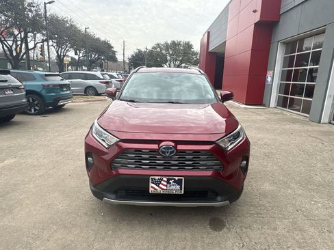 Used 2019 Toyota RAV4 Limited w/ Limited Grade Weather Package AWD/4WD image 17