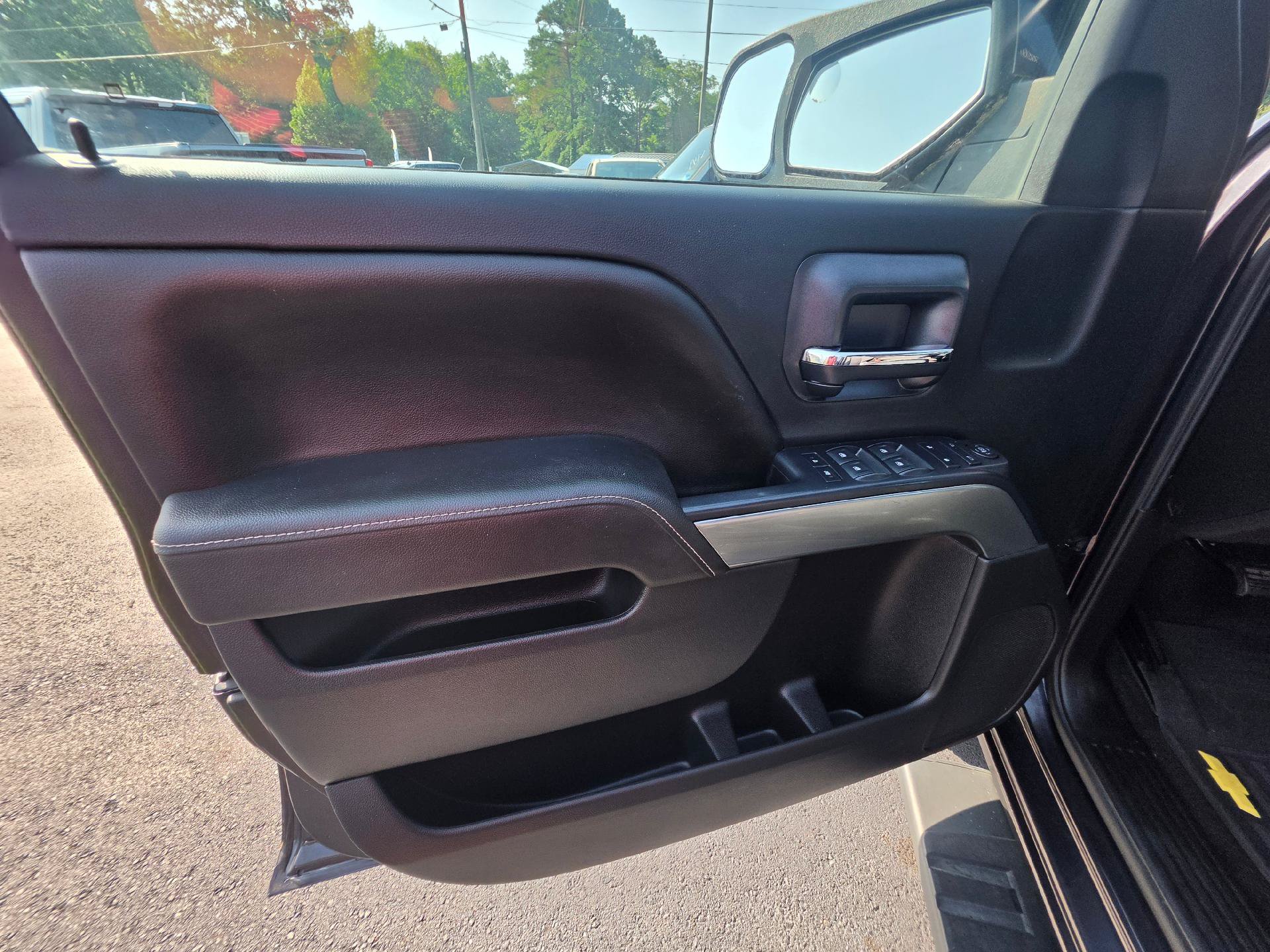 Used 2015 Chevrolet Silverado 1500 LT w/ LT Convenience Package AWD/4WD image 15